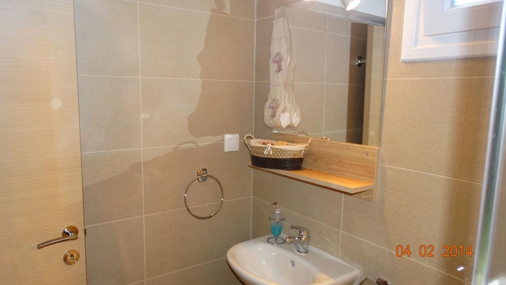 Smaragdi Studios Pefkari Habitación foto