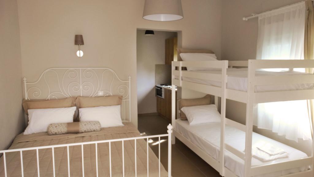 Smaragdi Studios Pefkari Habitación foto